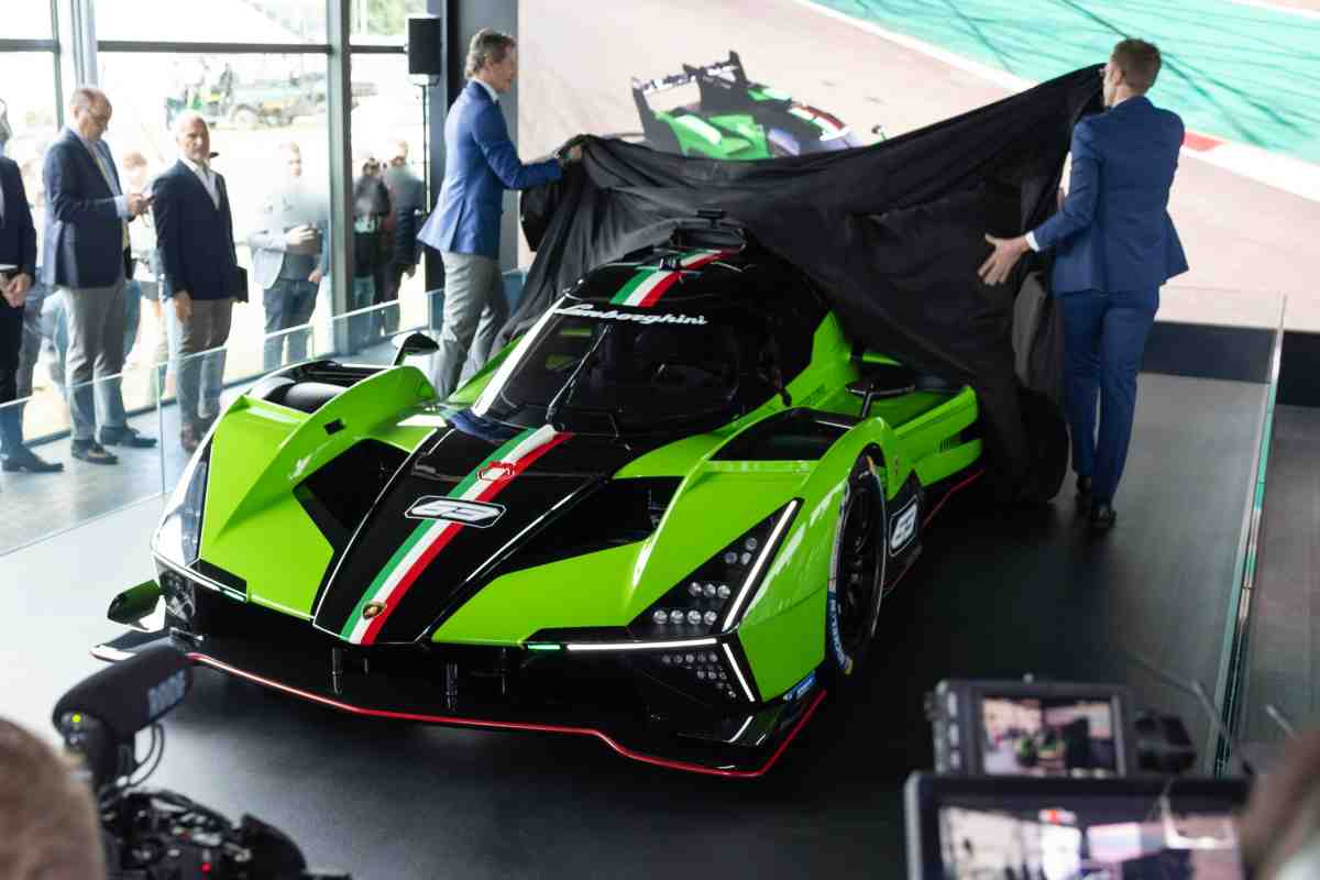 C'è il debutto della nuova Lamborghini