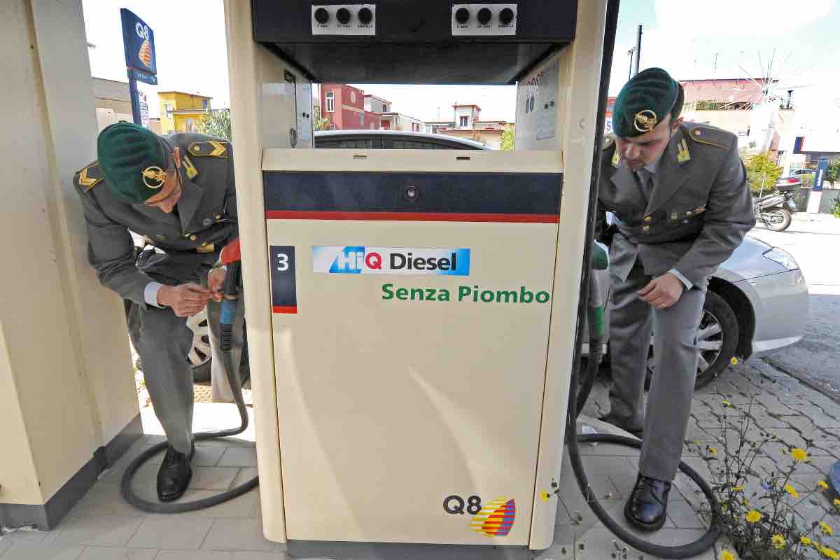 Benzinaio truffa meno litri benzina
