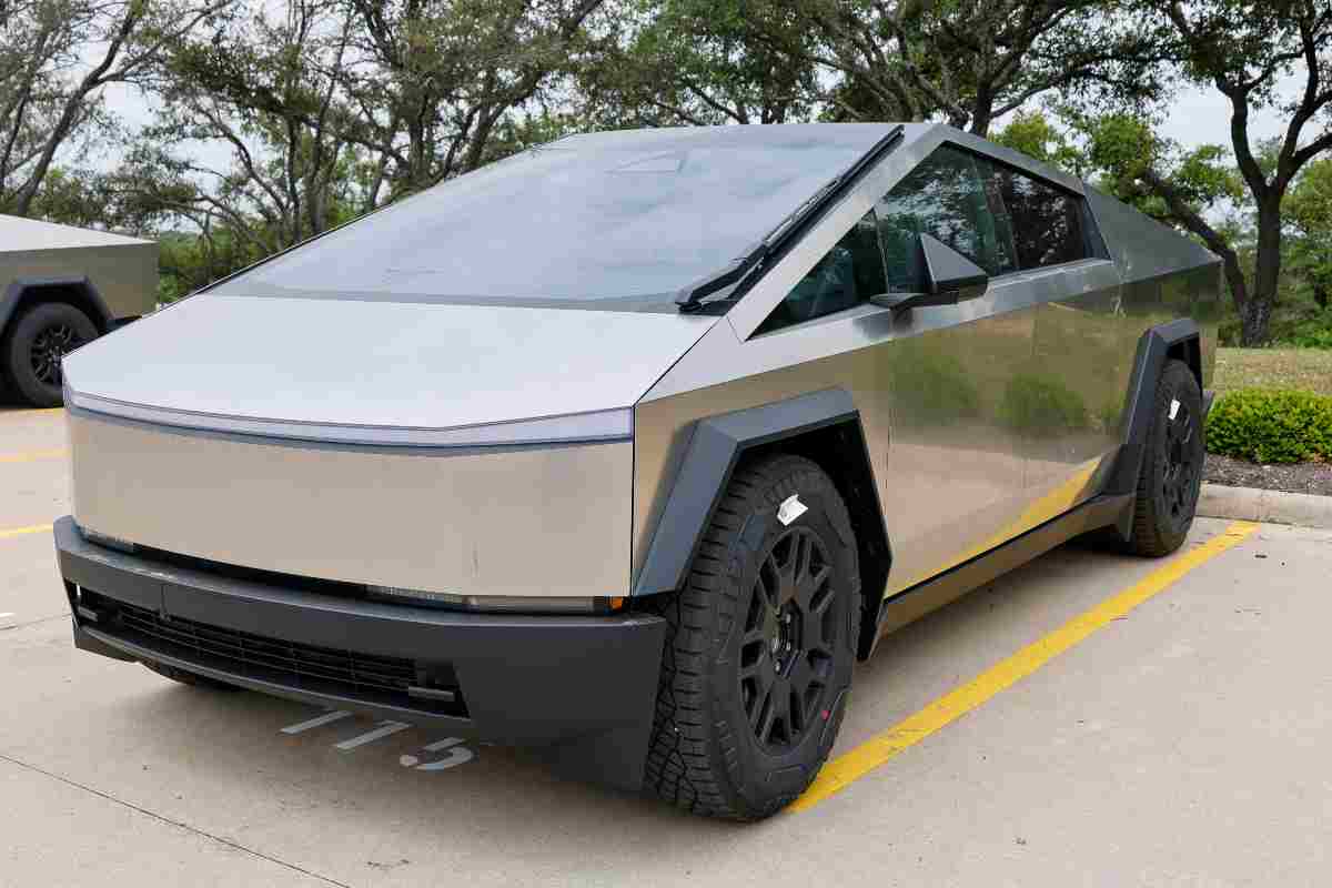 tesla cybertruck a 1000 euro