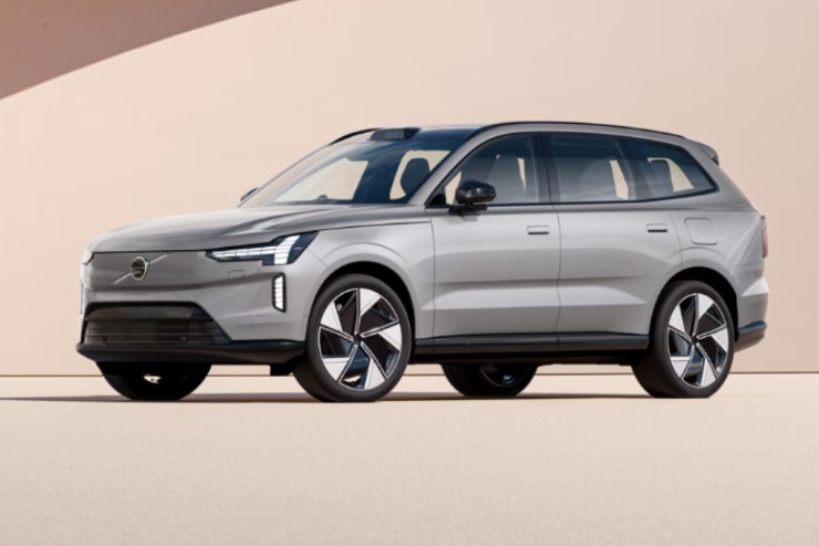 Green pass per l'auto elettrica con Volvo EXX90