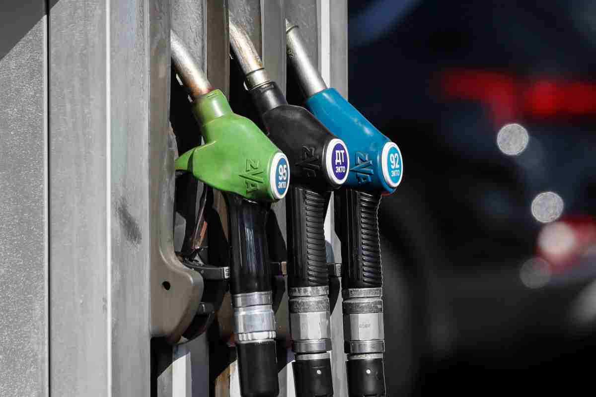 Stop benzina e diesel, nuovo caos in Europa: cosa sta accadendo