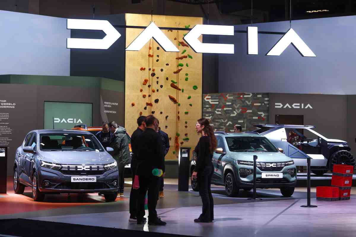 Dacia l'ha rifatto, l'elettrica più accessibile di sempre: ora costa poco più di una Panda