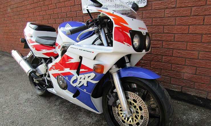 Honda CBR400RR nuova moto