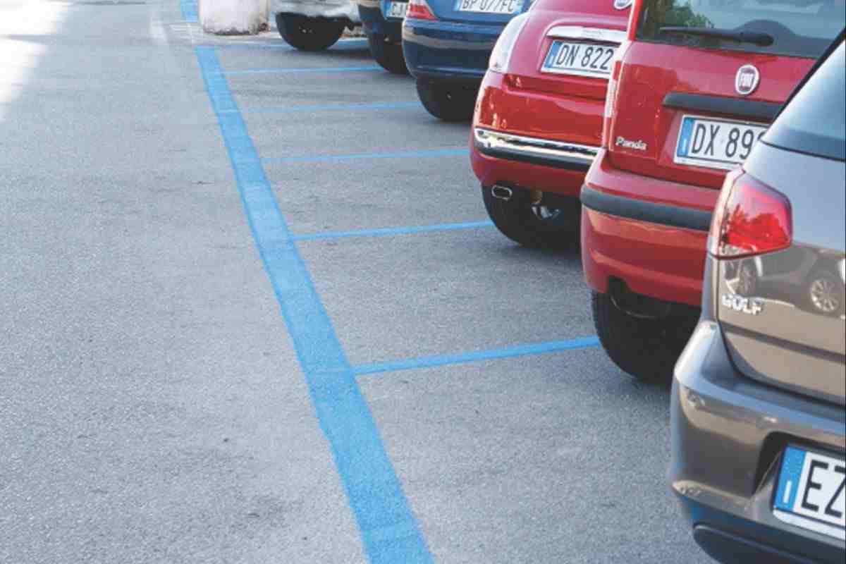 Parcheggio gratis per sempre sulle strisce blu: la procedura per non pagare mai più