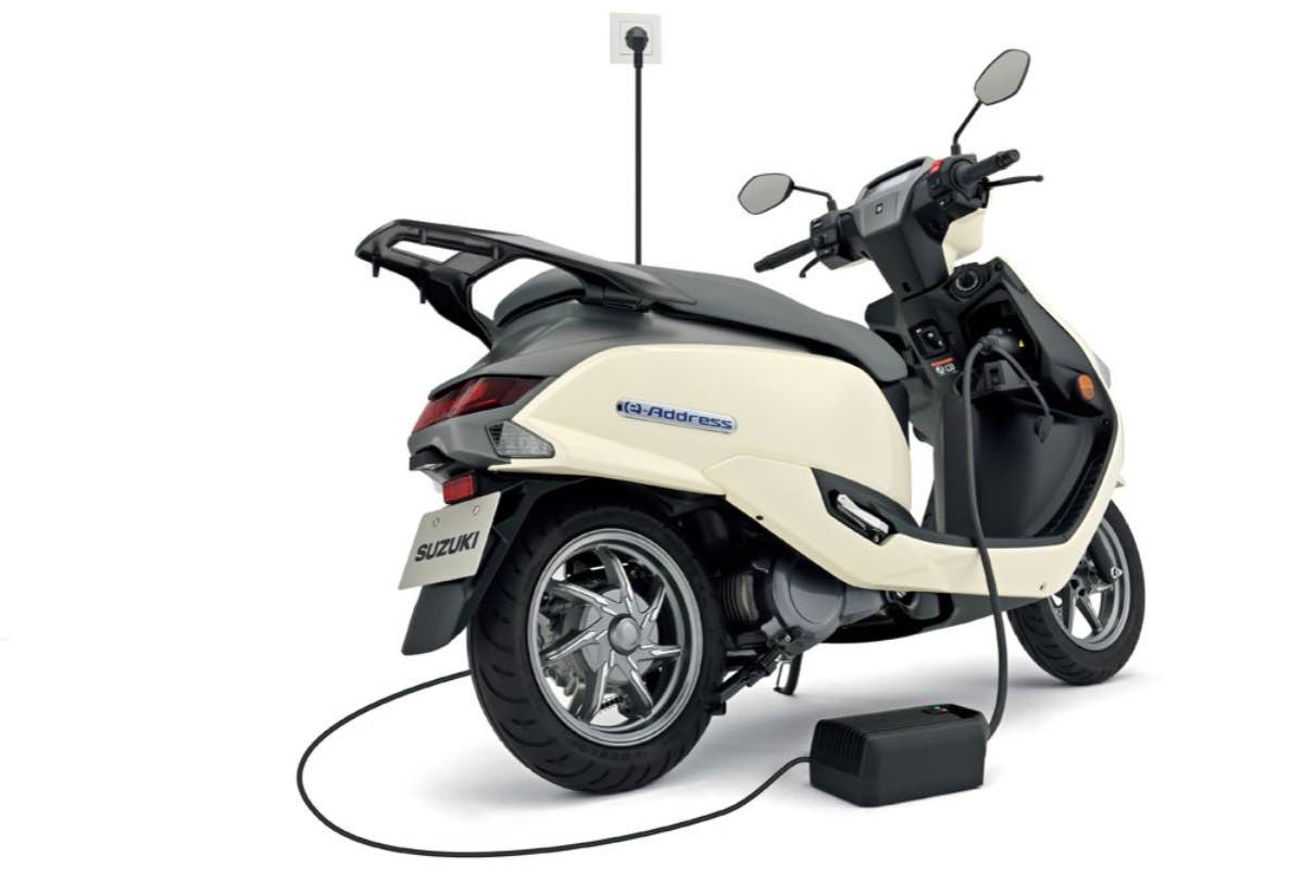 Suzuki nuovo scooter elettrico