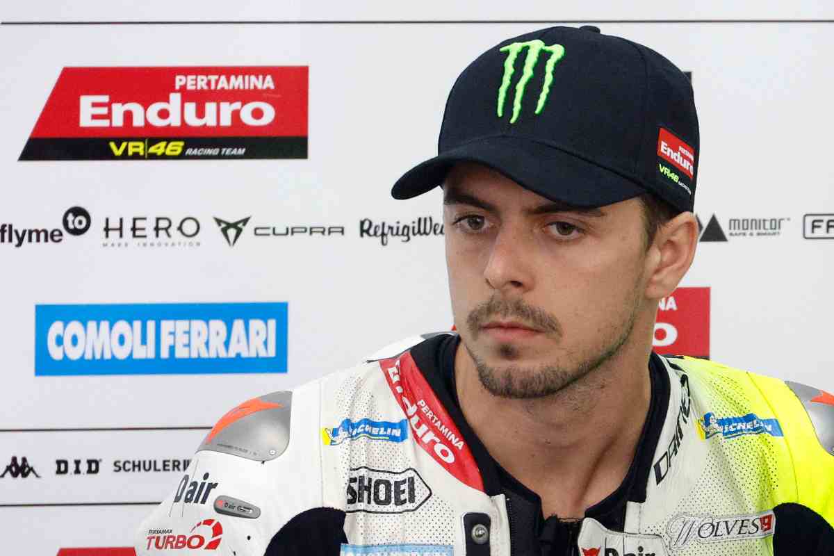 Valentino Rossi snobba Marquez, scelta a sorpresa per il team: si segue la linea Bagnaia