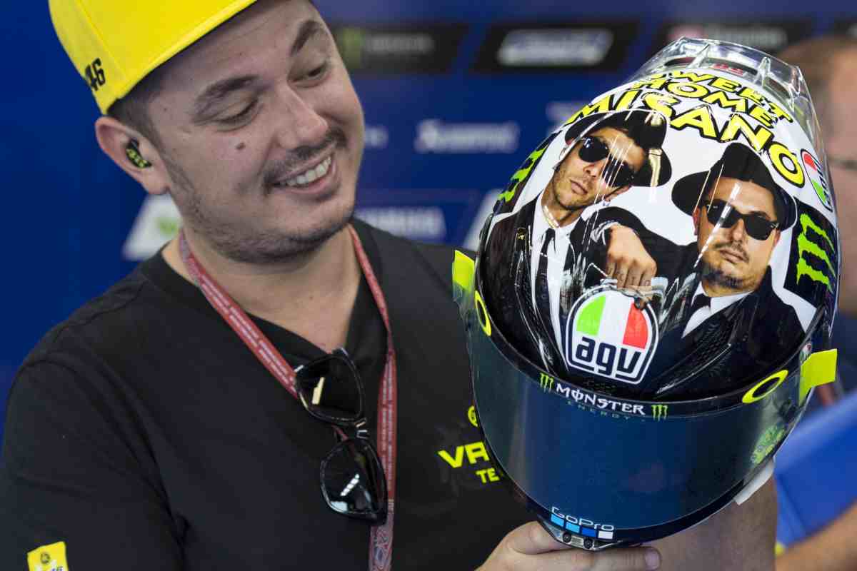 Terremoto in MotoGP, il fornitore viene fatto a pezzi: l'accusa è gravissima, anche il team di Valentino Rossi imbufalito